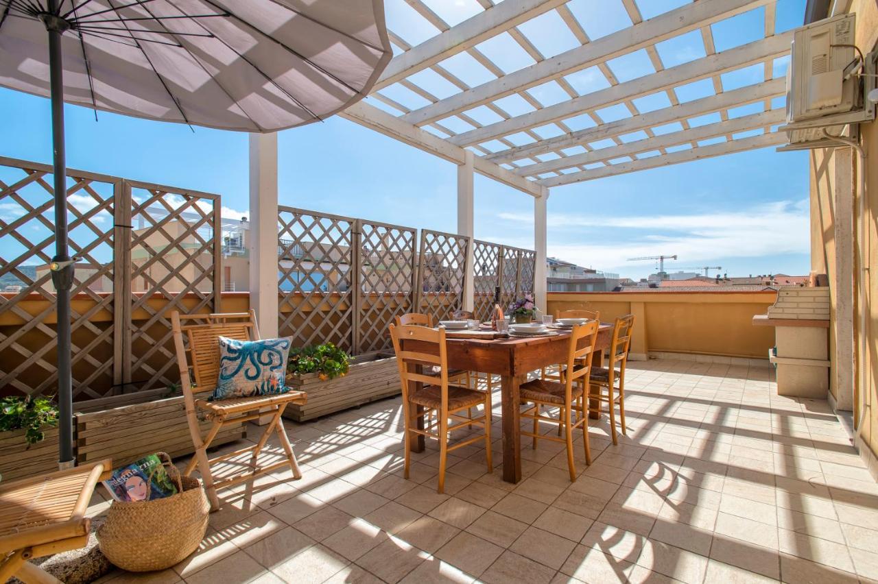 Appartement Lungomare Garibaldi - Attico A Due Passi Dal Mare à Alghero Extérieur photo